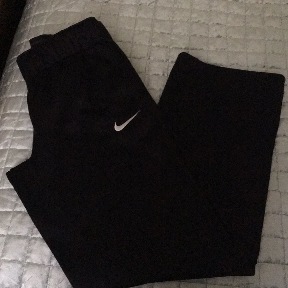Black Nike sweatpants for kids